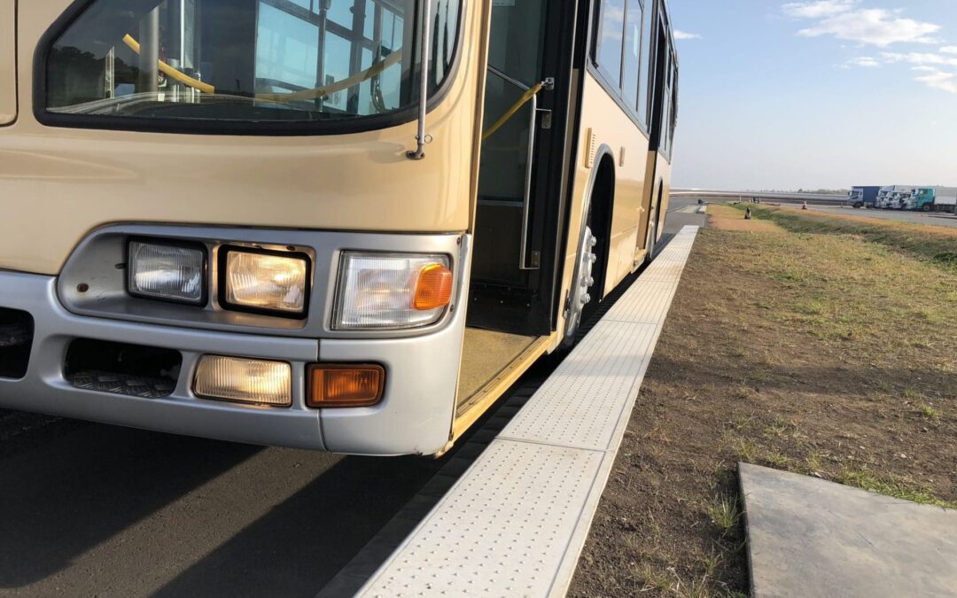 Expertise van Bridgestone op het vlak van banden en rubber draagt bij tot barrièreloze toegang tot bussen in het Olympisch en Paralympisch Dorp Tokyo 2020