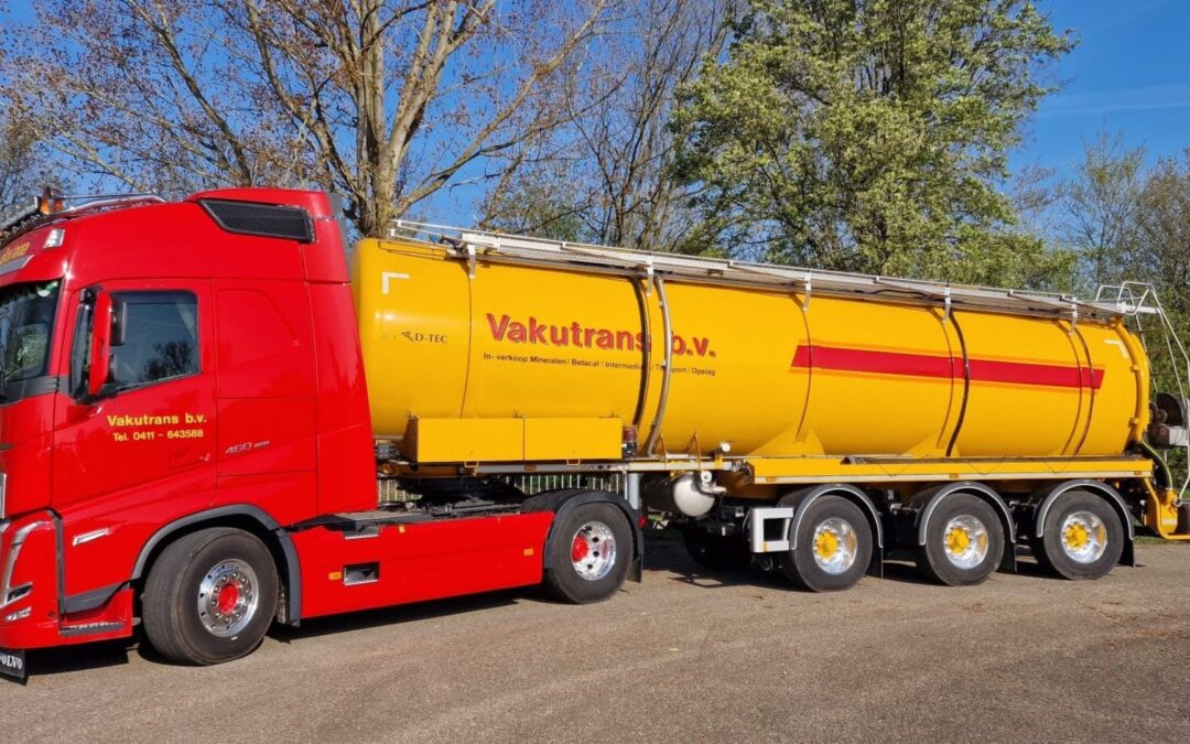 15 D-TEC tanktrailers voor Vakutrans