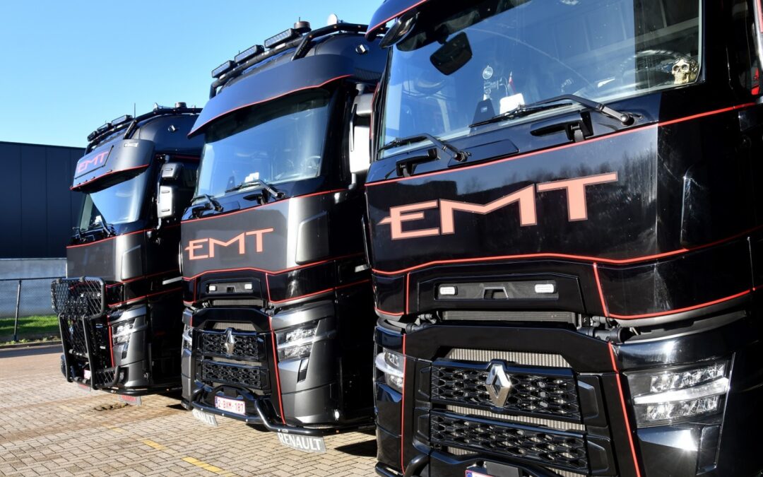 Des Renault Trucks T identiques pour père et fils chez EMT