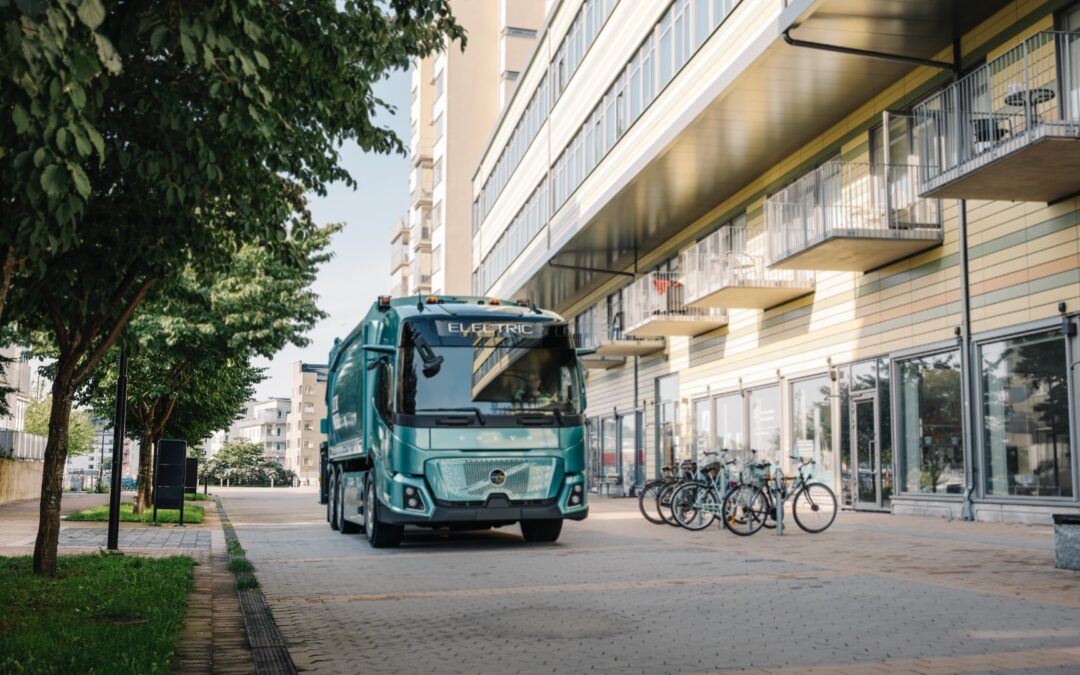 Volvo présente le FM Low Entry, exclusivement électrique, optimisé pour des transports urbains plus propres et plus sûrs