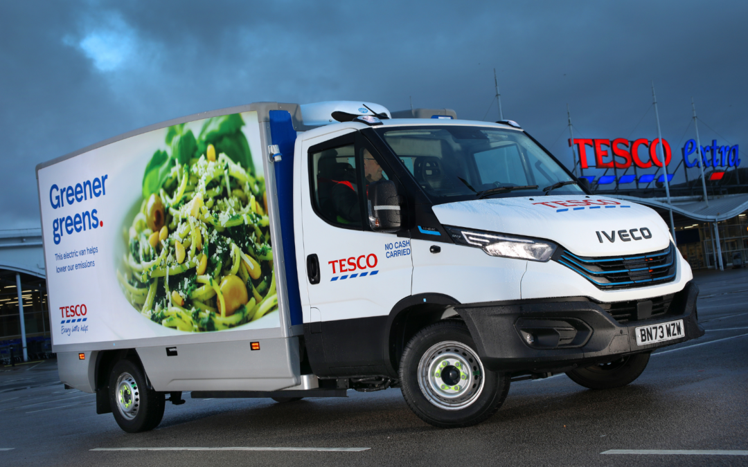 Le supermarché britannique Tesco étend sa flotte électrique de livraison à domicile avec 151 IVECO eDaily