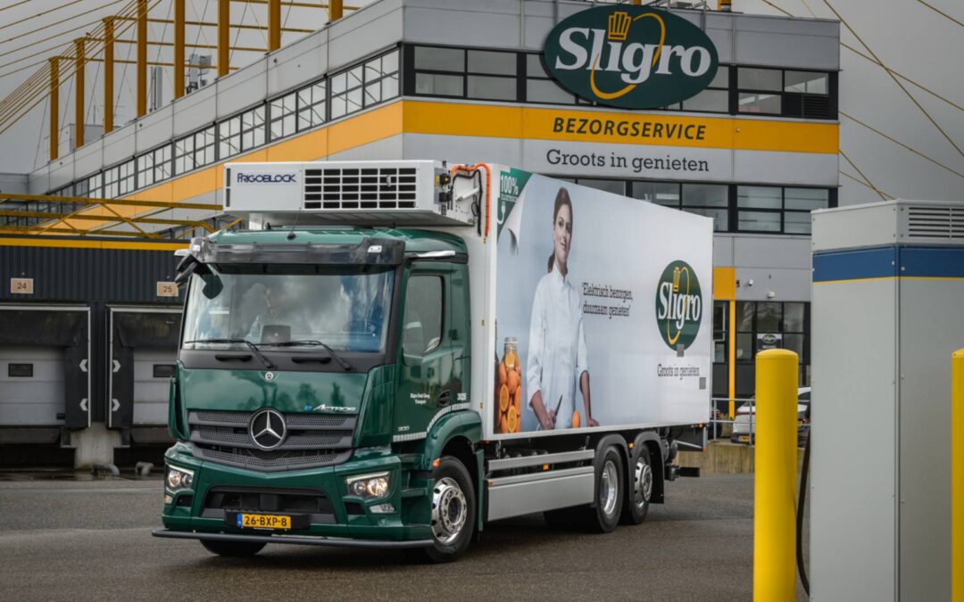 Eerste eActros van een bestelling van 25 gaat de weg op voor Sligro