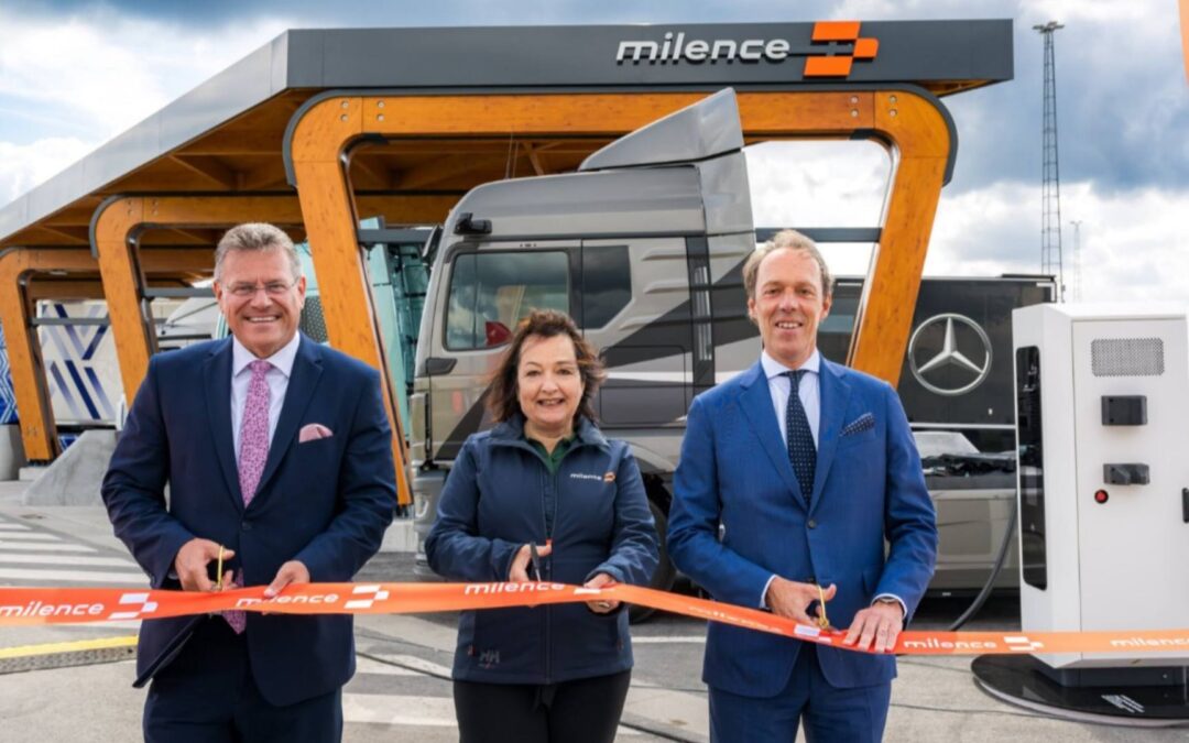 Milence opent een van Europa’s grootste publieke laadhubs voor elektrische vrachtwagens in België, in Port of Antwerp-Bruges